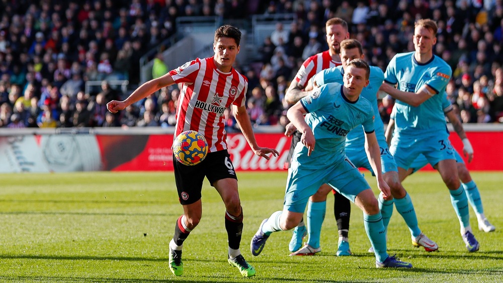 nhan-dinh-soi-keo-brentford-vs-newcastle-united-luc-21h00-ngay-9-11-2025-1